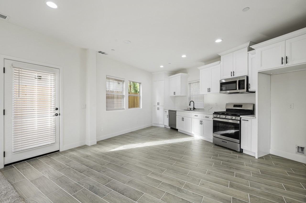 915 E Central Ave #NA - Photo 4 of 19