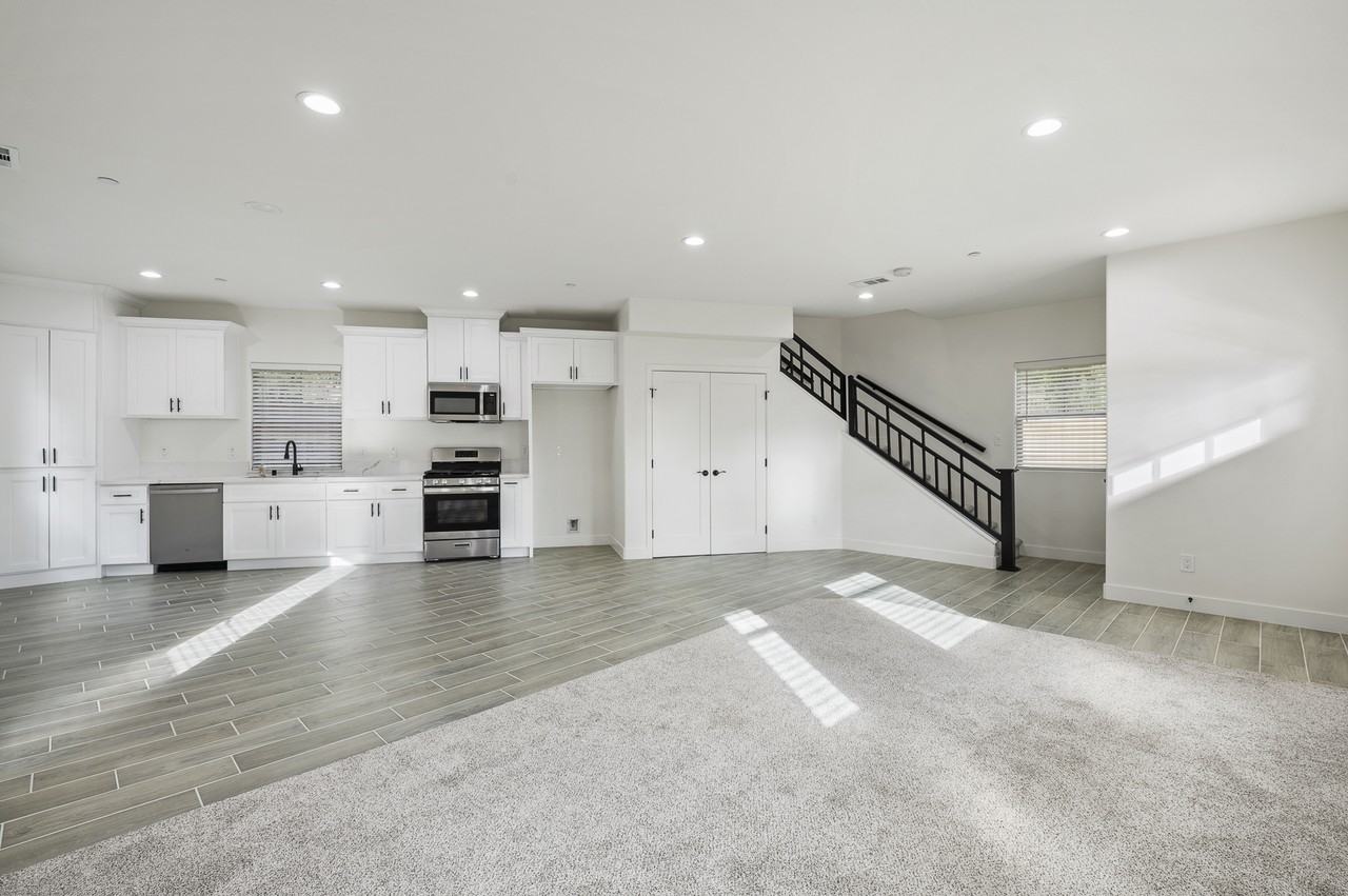 915 E Central Ave #NA - Photo 6 of 19