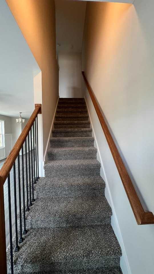 Triplex - 724 Commerce St - Photo 2 of 10