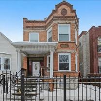 2735 North Central Park Avenue #2F - Photo 1 of 1