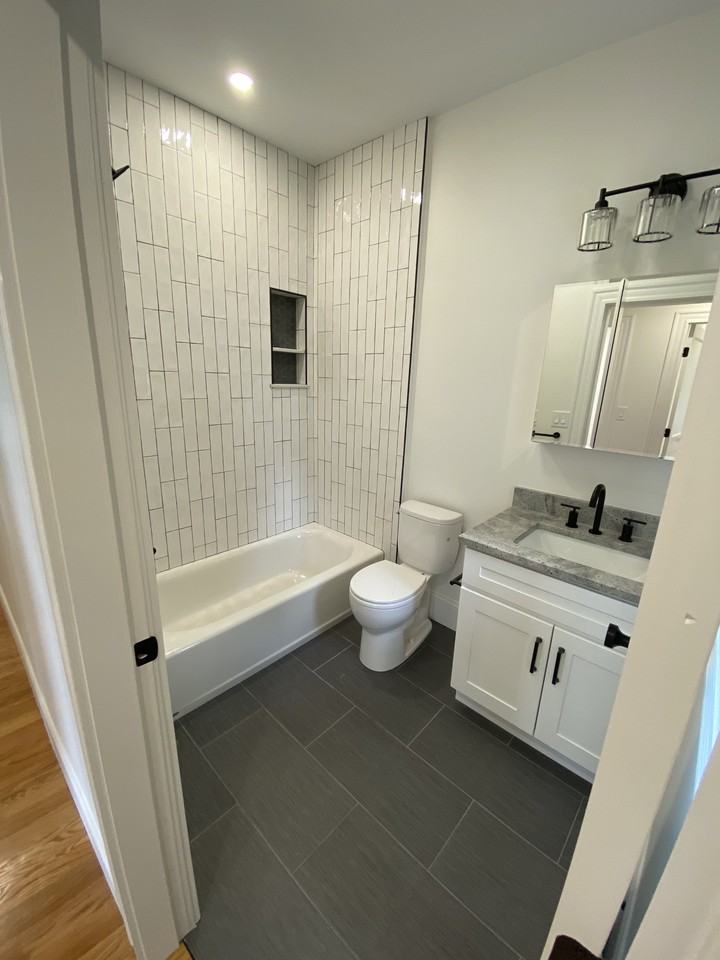 234 Calumet St #4 - Photo 3 of 19