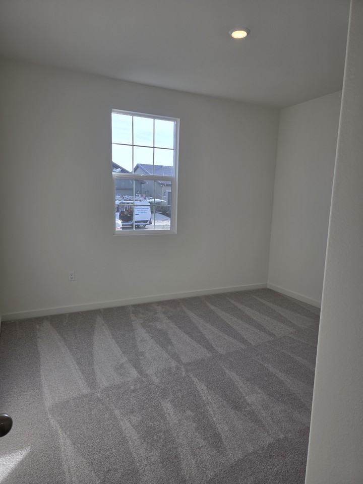 2142 Hunter Creek Dr #NA - Photo 3 of 16