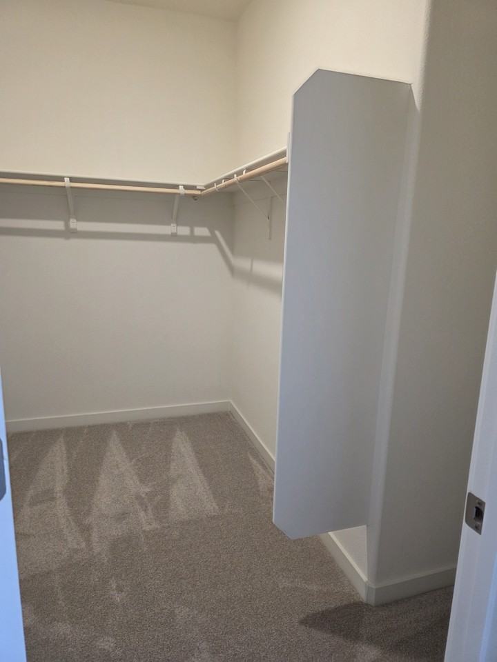 2142 Hunter Creek Dr #NA - Photo 7 of 16