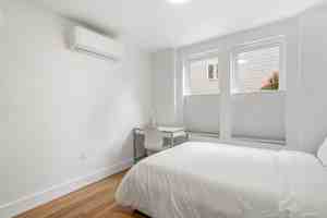 featured image of 621 E 8th St #6