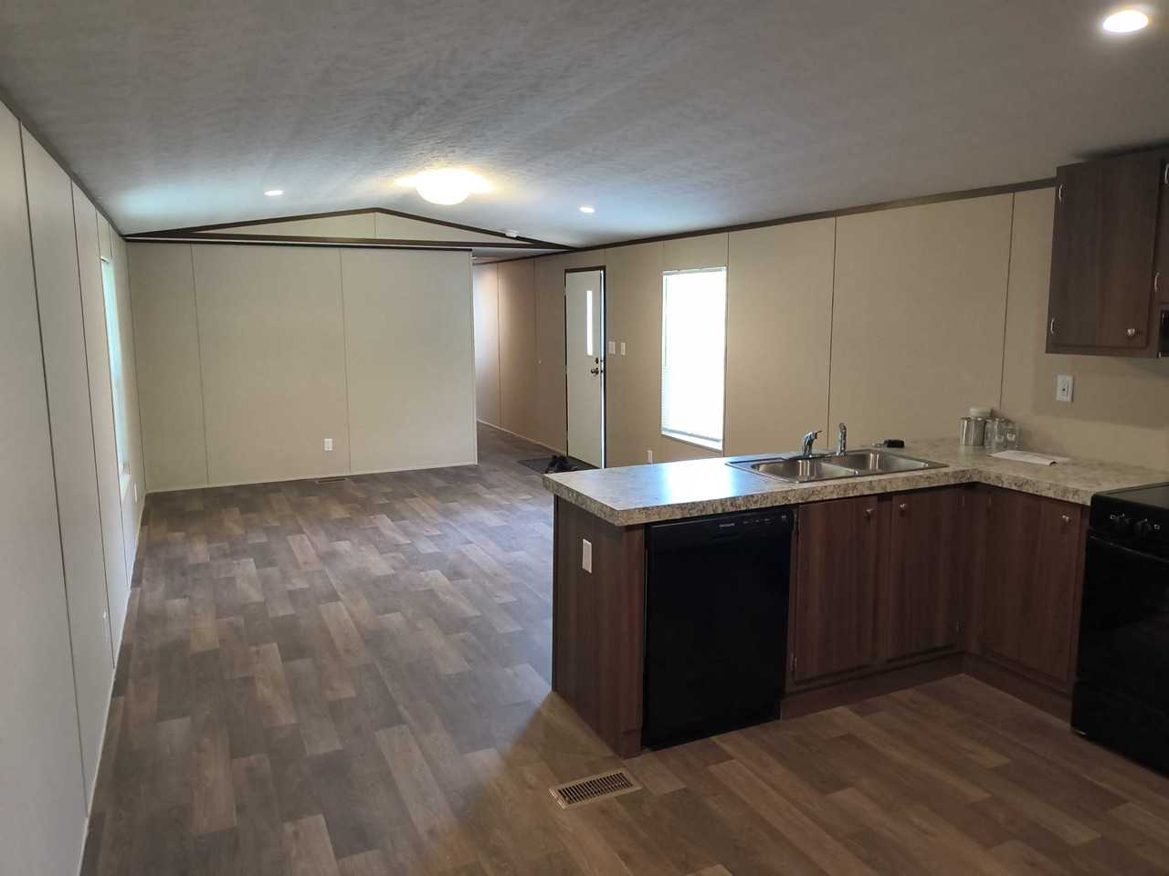 112 Southlake Dr #NA - Photo 6 of 18