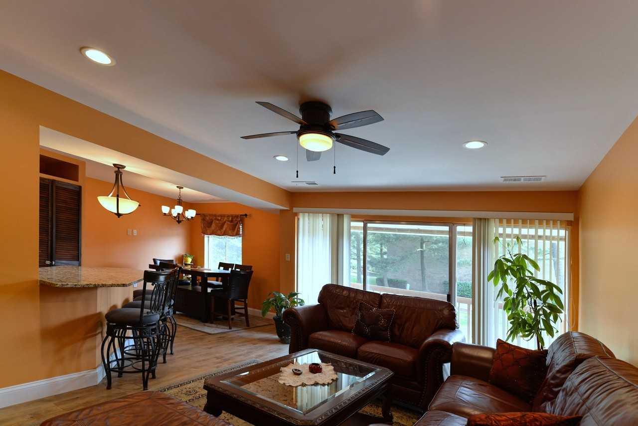 18601 Walkers Choice Rd #3 - Photo 2 of 12