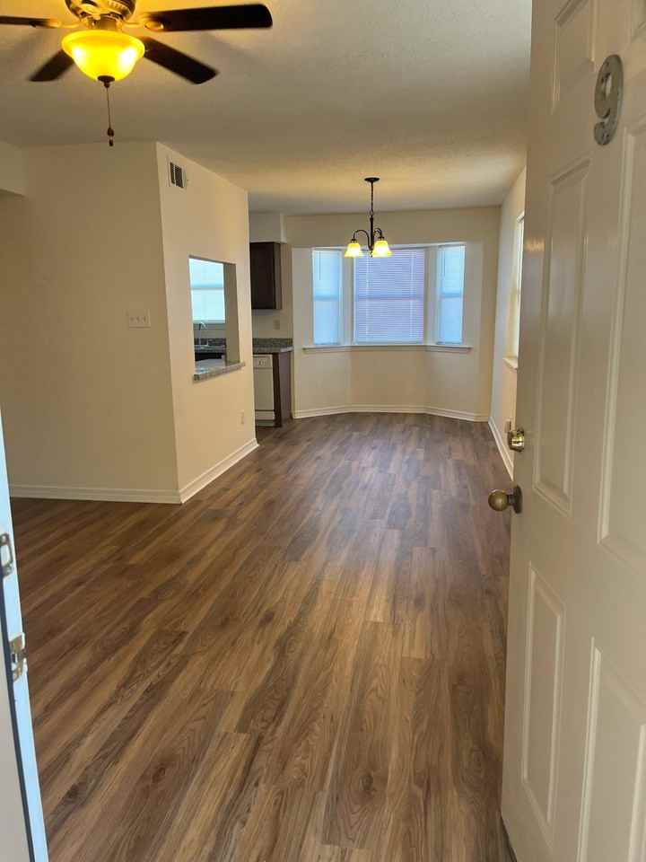 4520 Pontchartrain Drive #9