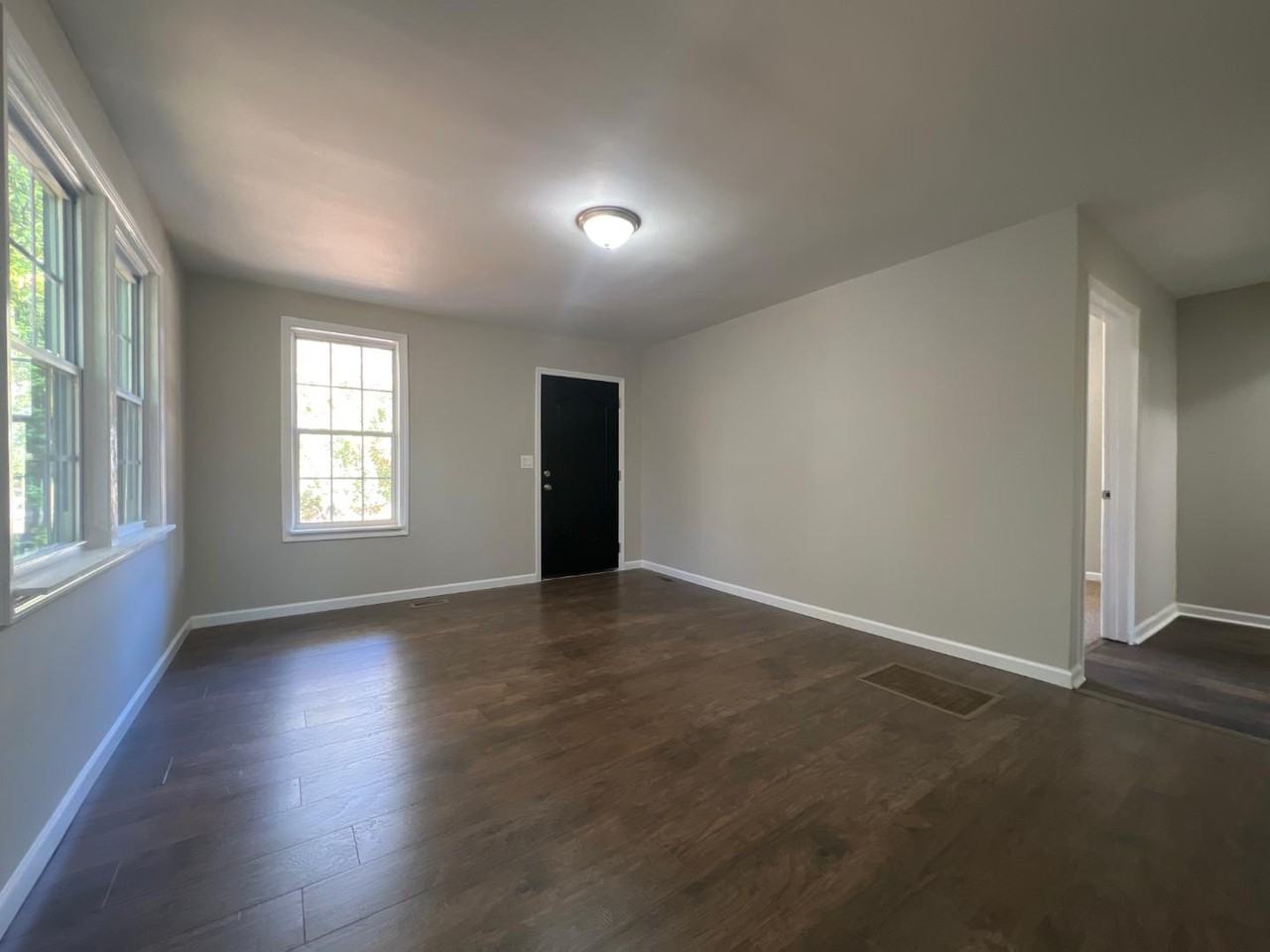 11 Miller St - Photo 2 of 8