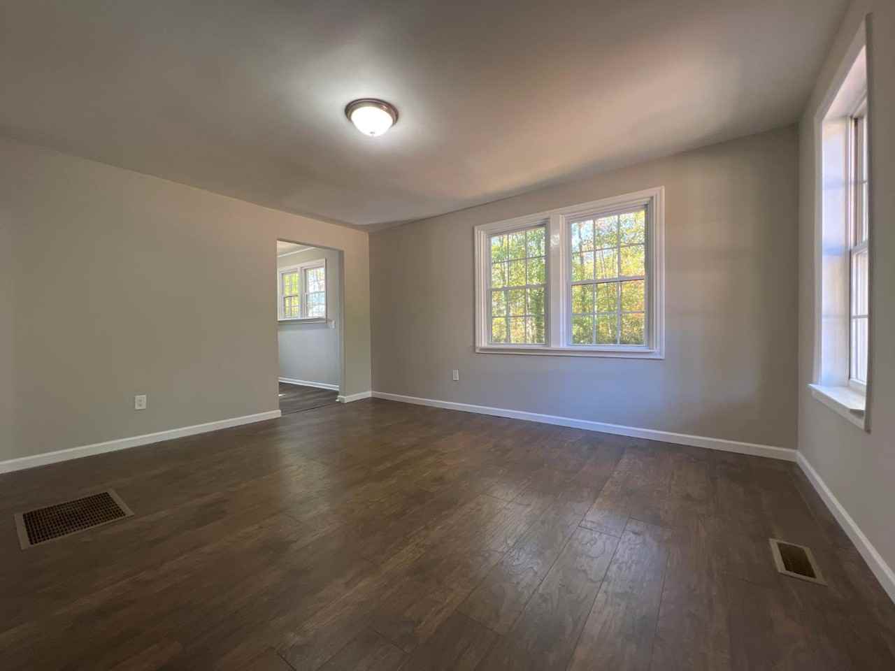 11 Miller St - Photo 3 of 8