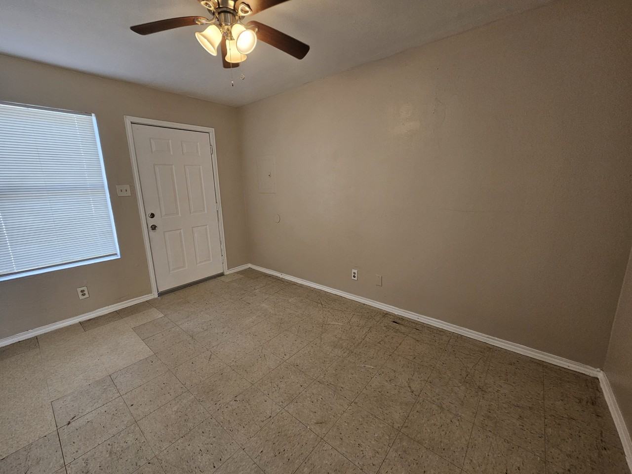 204 E Dullnig Ct #21 - Photo 5 of 7