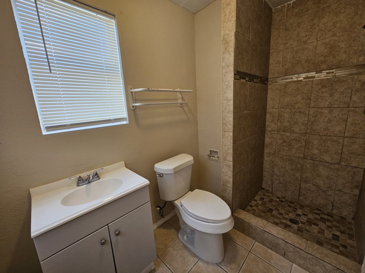 204 E Dullnig Ct #21 - Photo 7 of 7