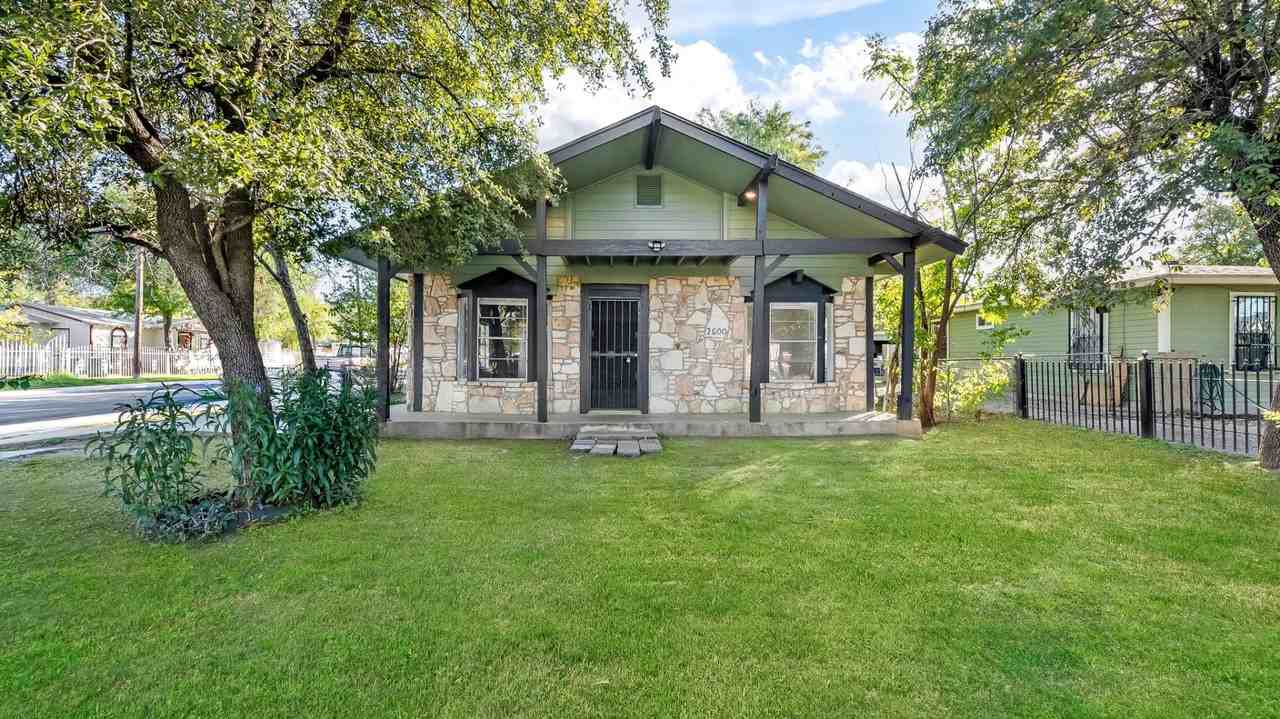 2600 Morales St - Photo 2 of 10