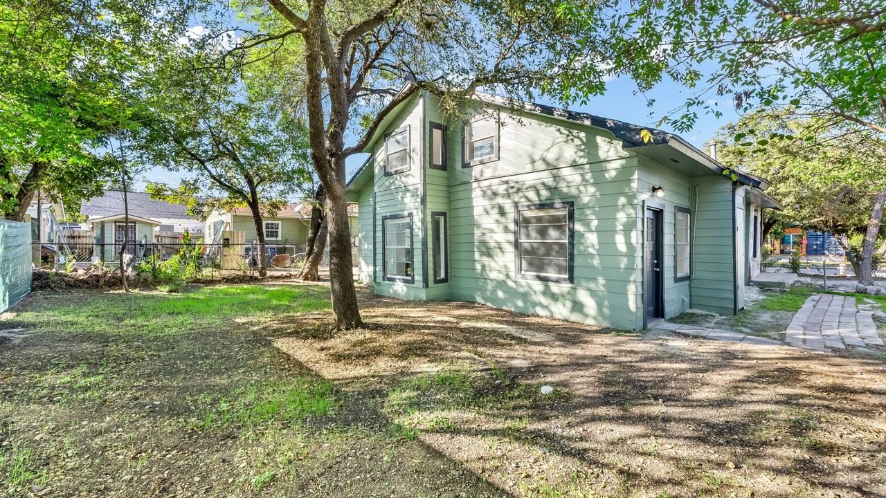 2600 Morales St - Photo 3 of 10