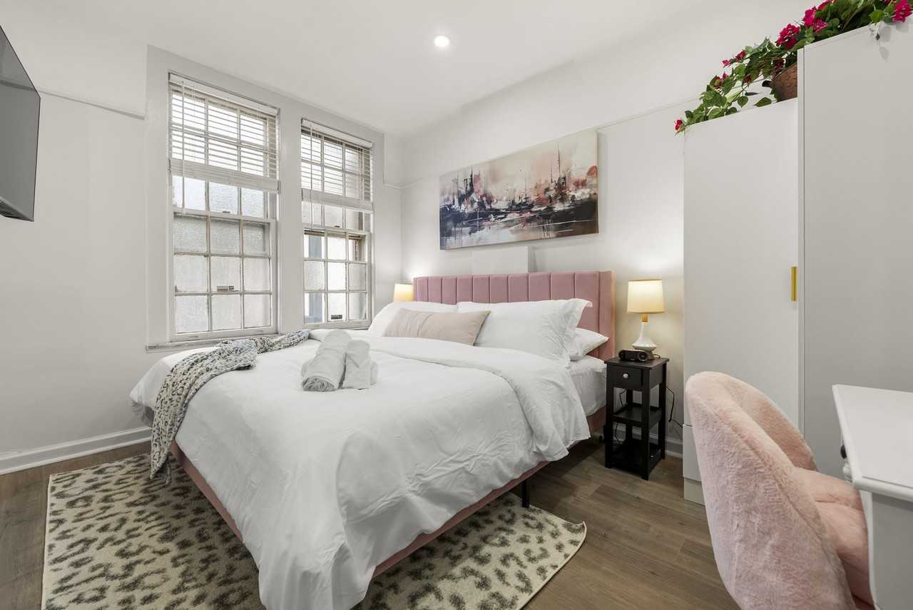 700 Avenue C #B - Photo 3 of 20