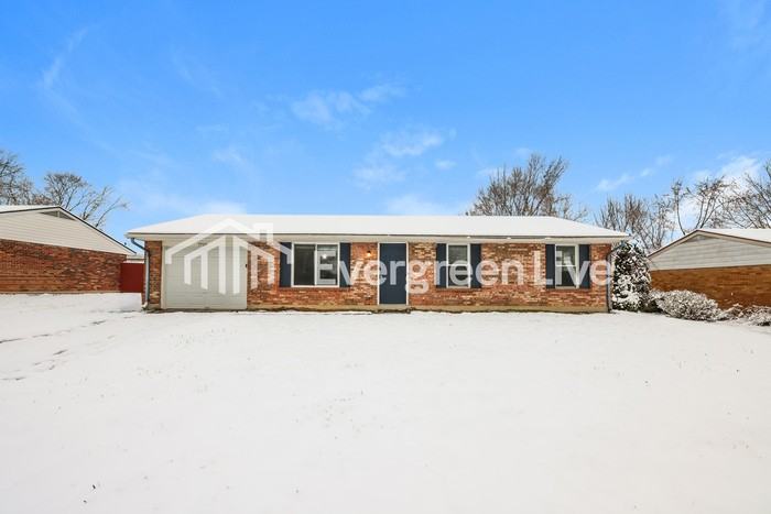 7715 Brandt Pike - Photo 2 of 16