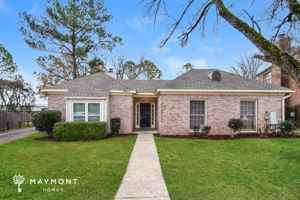 featured image of 2653 Crossgate Trail