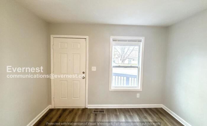 1321 Southfield Dr S - Photo 2 of 21
