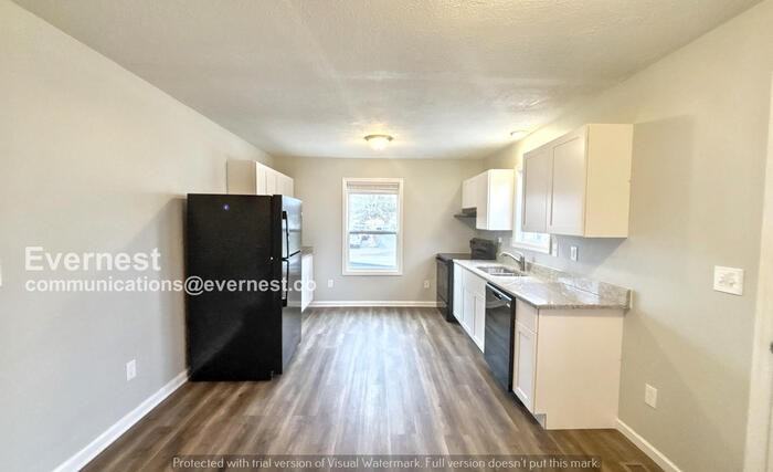 1321 Southfield Dr S - Photo 3 of 21