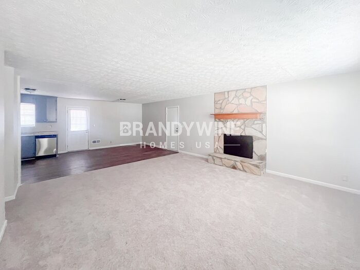 3810 Rock Hollow Ct - Photo 3 of 28