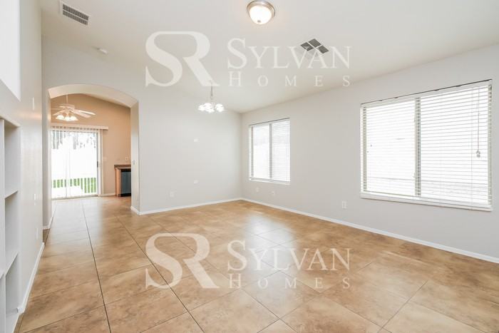 35147 N Bandolier Dr - Photo 4 of 15