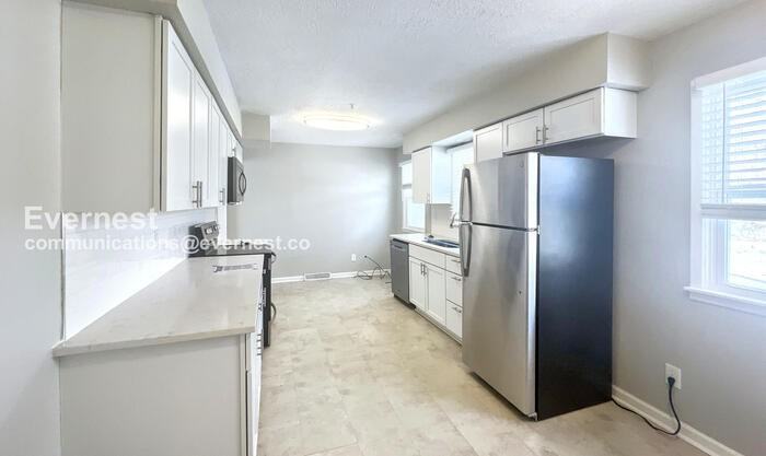 11330 E 24th St S - Photo 3 of 22