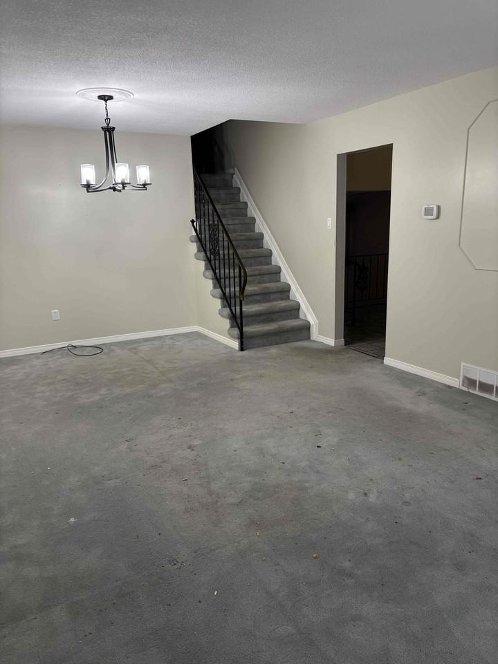 286 Trudeau Dr #1 - Photo 3 of 12