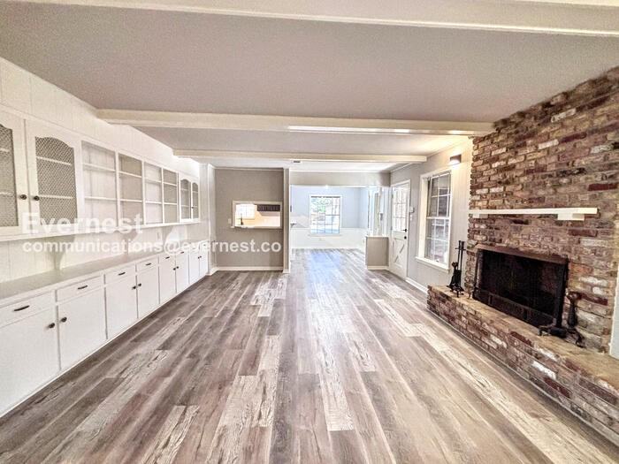 2101 Lamar Dr - Photo 6 of 41