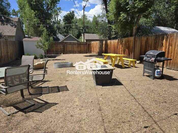 2317 W Platte Ave - Photo 2 of 22