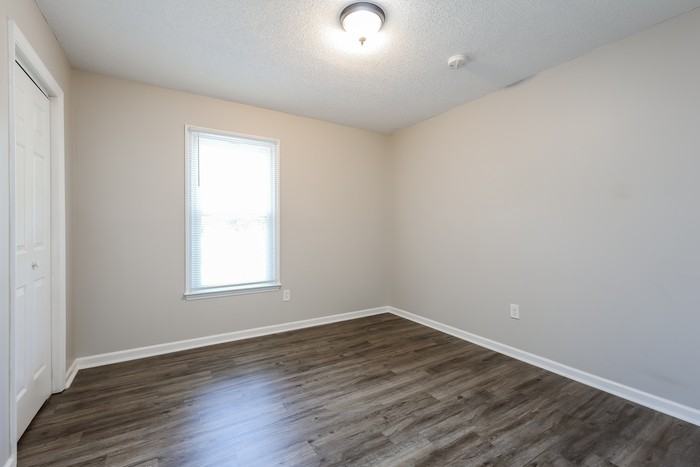 302 Laurel Tree Ln - Photo 7 of 11