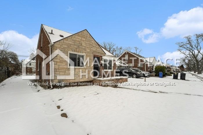 19394 Barlow St - Photo 3 of 22