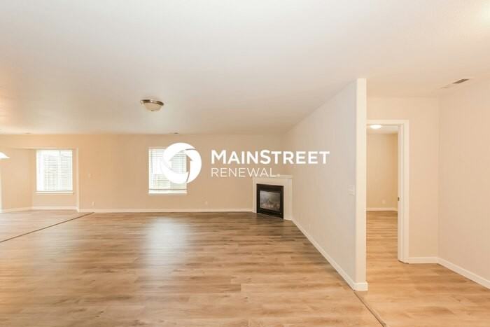 2007 179th Street Court East - Photo 4 of 16