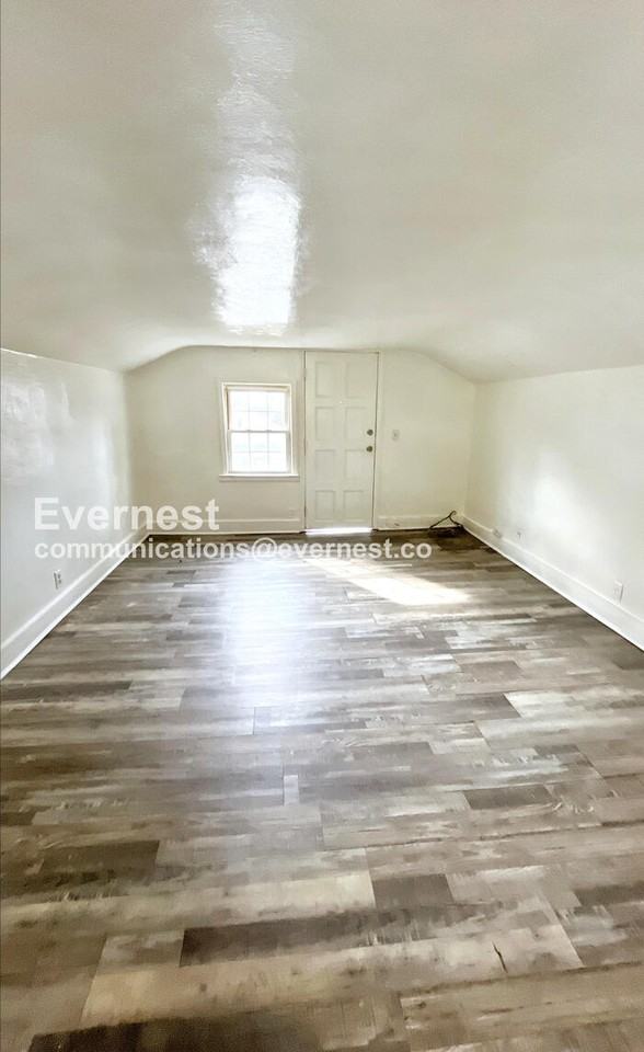 413 N Moore Rd #5 - Photo 4 of 18