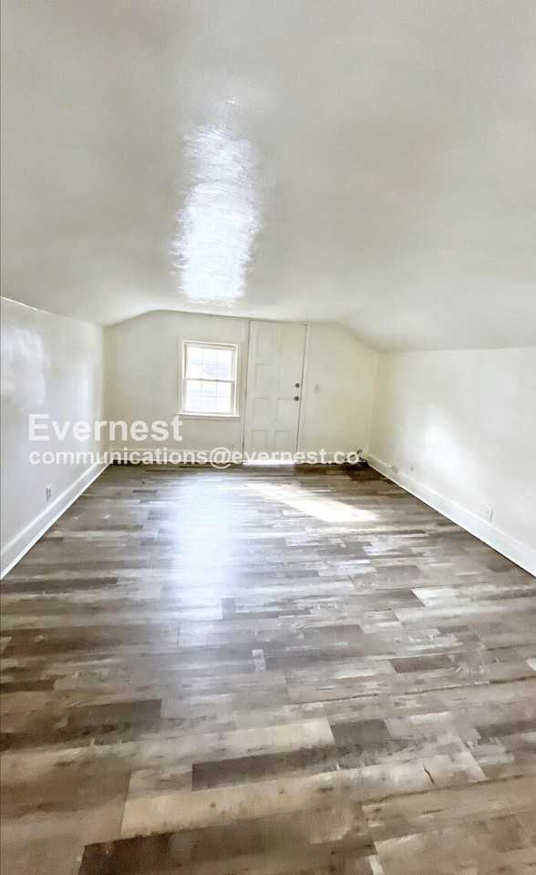 413 N Moore Rd #5 - Photo 3 of 18