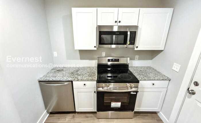 1728 17th Ave N #C - Photo 4 of 19