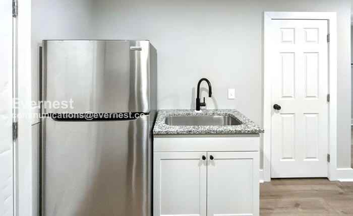 1728 17th Ave N #C - Photo 5 of 19