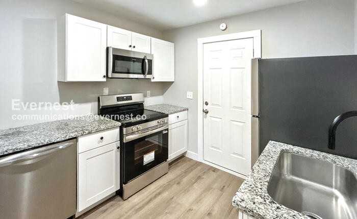 1728 17th Ave N #C - Photo 6 of 19