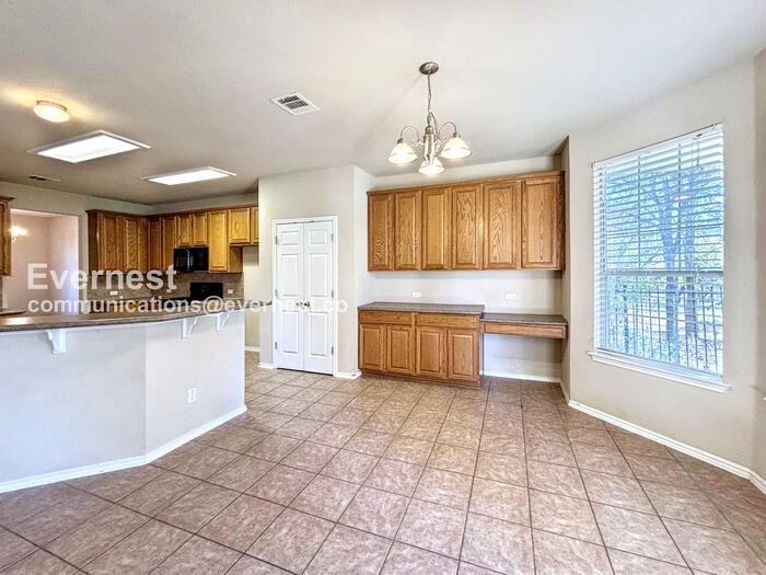 3505 Fitzroy Ave - Photo 6 of 30