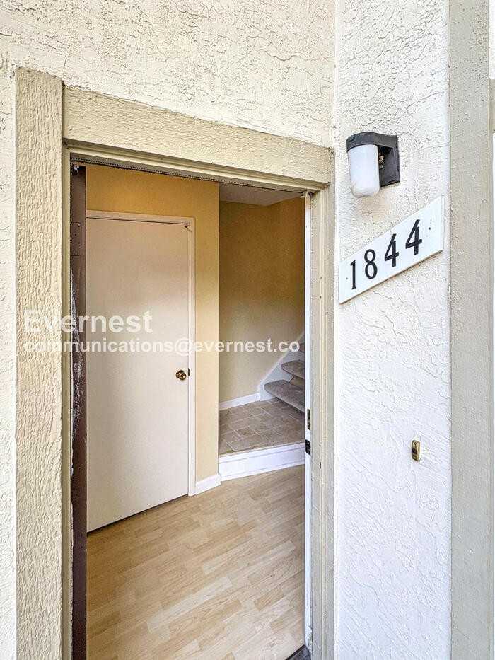 1844 Tesoro Court - Photo 3 of 31
