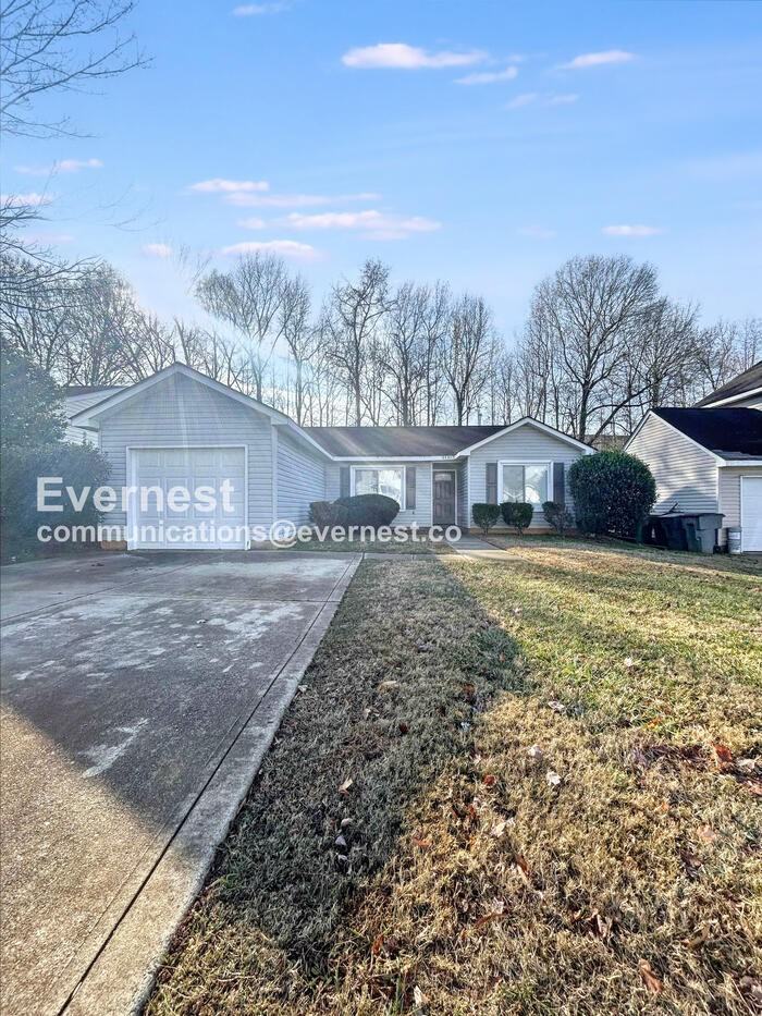 2721 Fairstone Ave - Photo 2 of 18