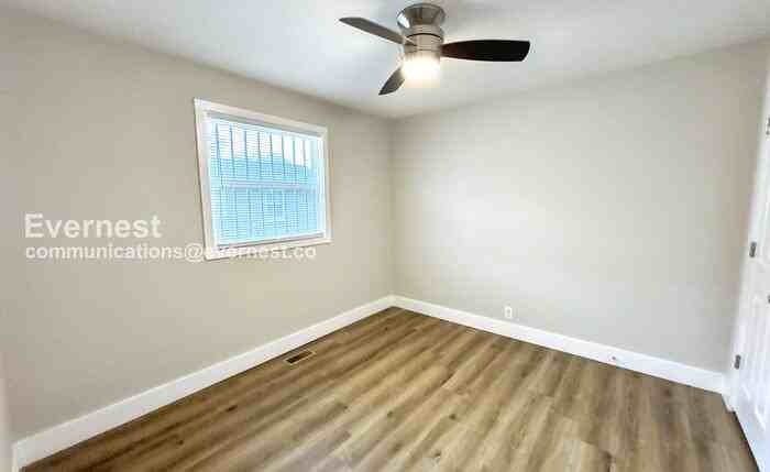 1732 17th Ave N #B - Photo 7 of 22