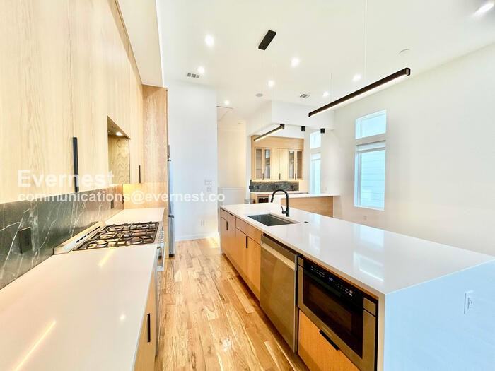 426 Avenue L - Photo 6 of 29