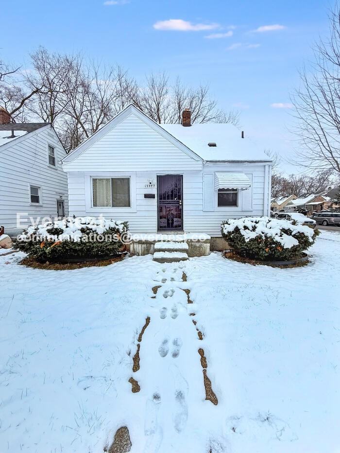 19449 W Chicago St - Photo 4 of 31