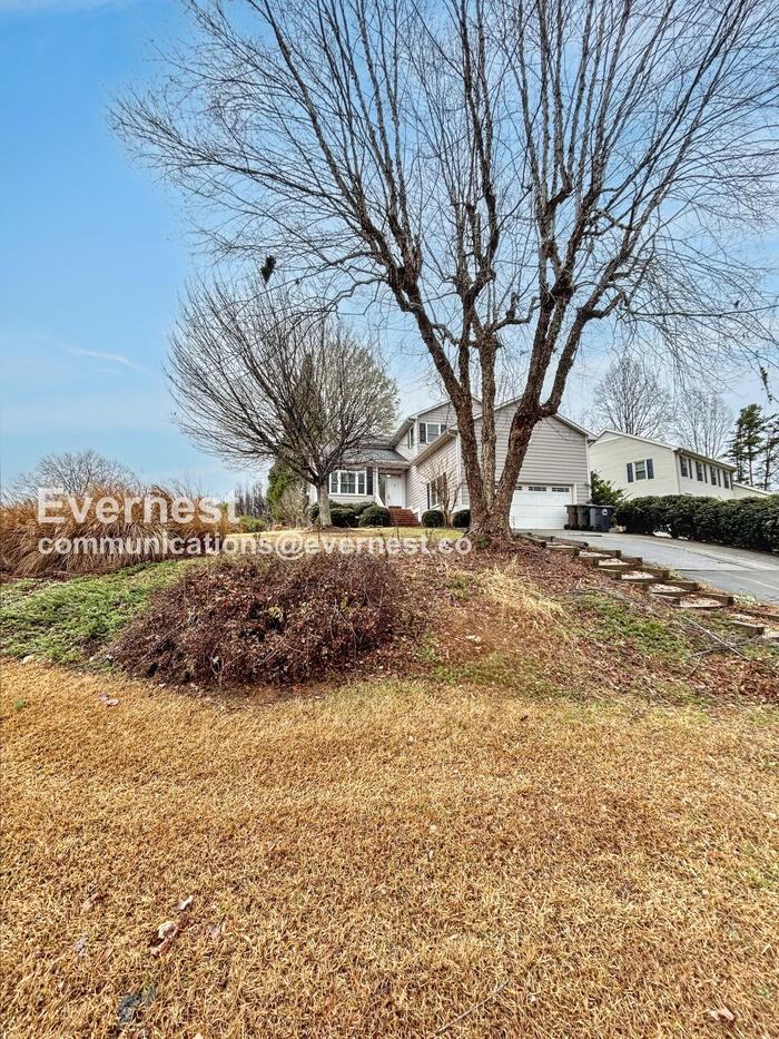 3501 Shaker Dr - Photo 3 of 41