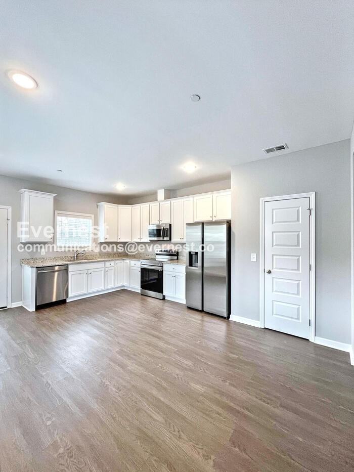 1022 Echo Ridge Rd - Photo 7 of 44