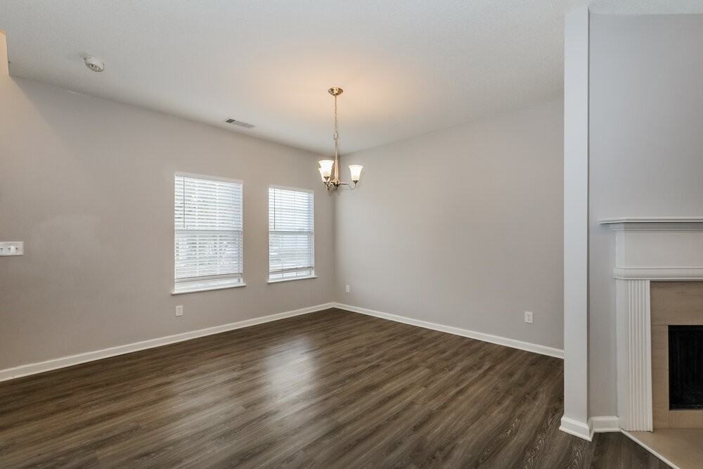 1618 Thornwick Trce - Photo 4 of 17