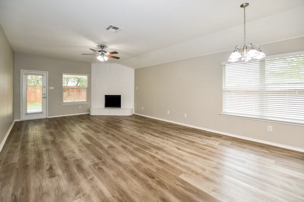 709 Silverleaf Ct - Photo 4 of 16