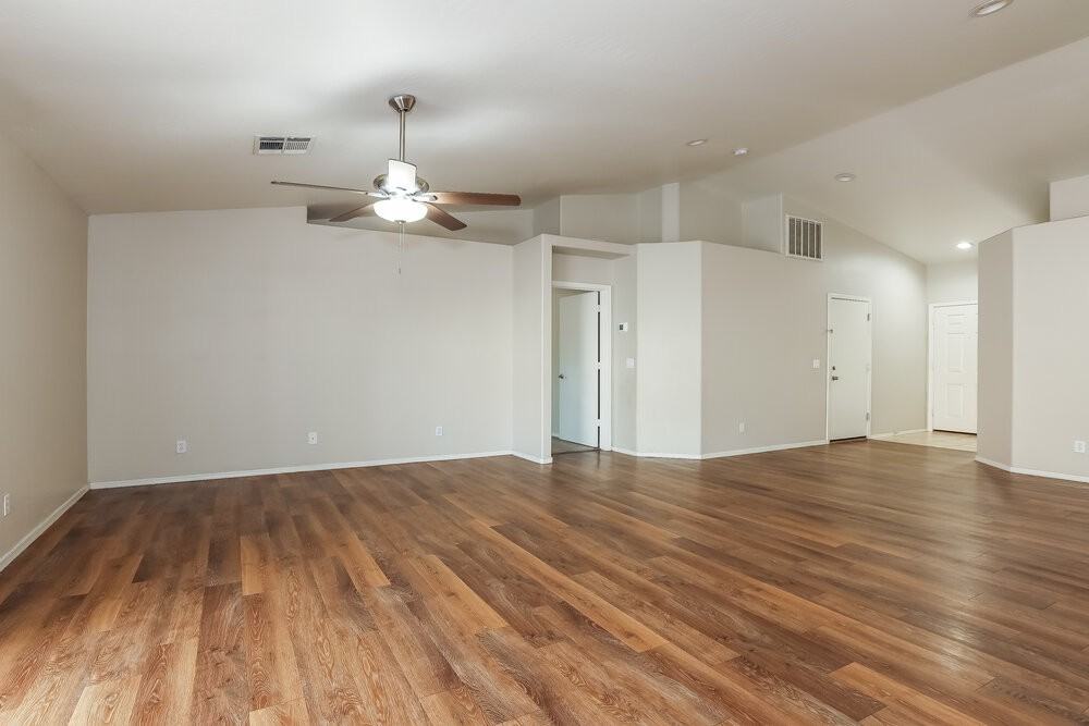 4966 E Magnus Dr - Photo 4 of 16