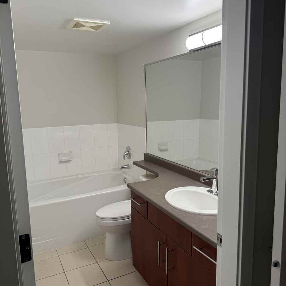 120 Milross Avenue #704 - Photo 3 of 6