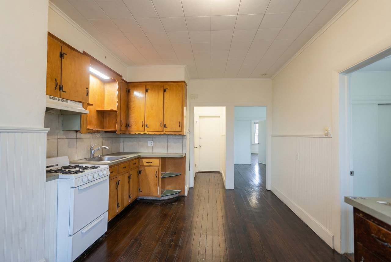 191 London St #3 - Photo 2 of 13