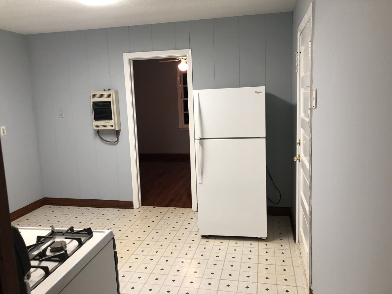 3912 Civic St #C - Photo 3 of 7